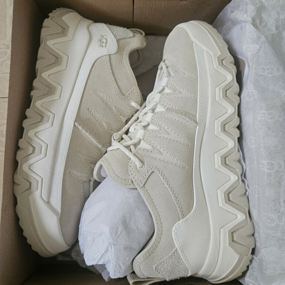 UGG Women's Zigzag-Soled Chunky Sneakers in Light Cream